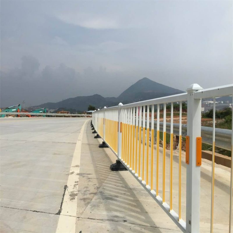 锌钢护栏：现代建筑安全的隐形卫士